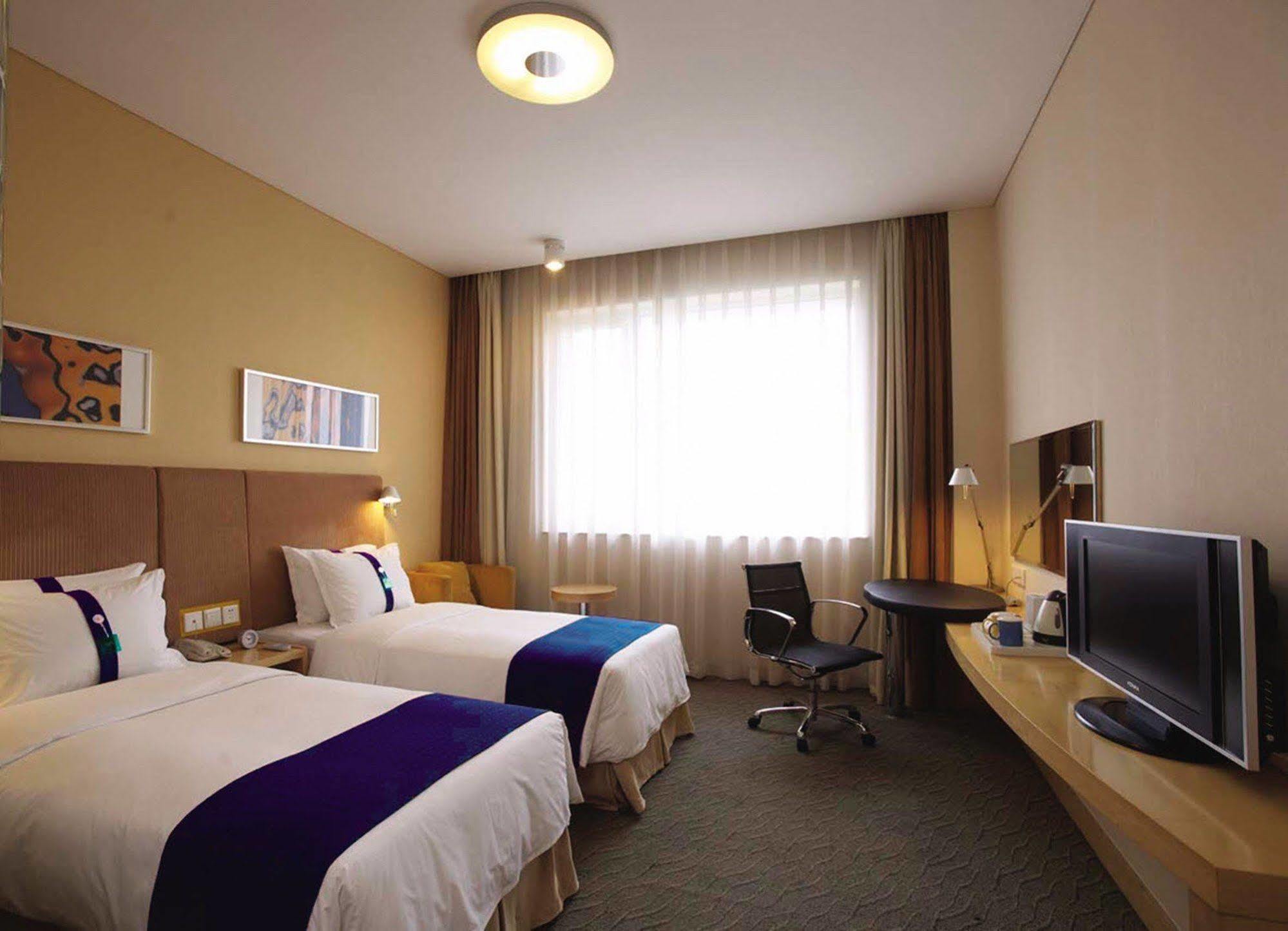 Holiday Inn Express Lhasa Potala Palace, An Ihg Hotel Dış mekan fotoğraf